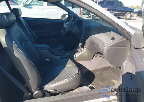 2000 Ford Mustang из США, поврежденный, VIN 1FAFP4440YF163529